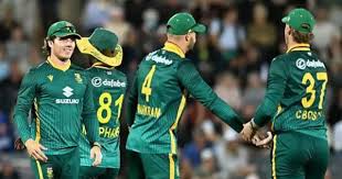 Markram, Marsh shake hands in South Africa vs Australia 2nd ODI 2025 at Mackay.